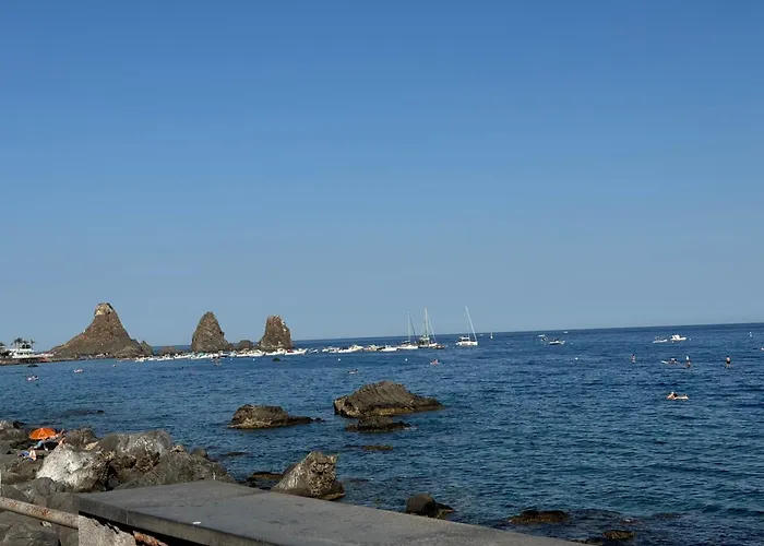 Almarea, A Un Passo Dal Mare Aci Castello